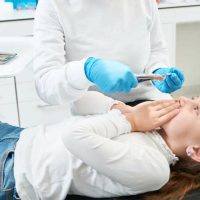 experienced-pediatric-dentist-dissipating-patient-2022-10-17-23-25-07-utc (1)